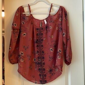NEW without tags pink boho floral cold shoulder blouse: xhilaration, size medium